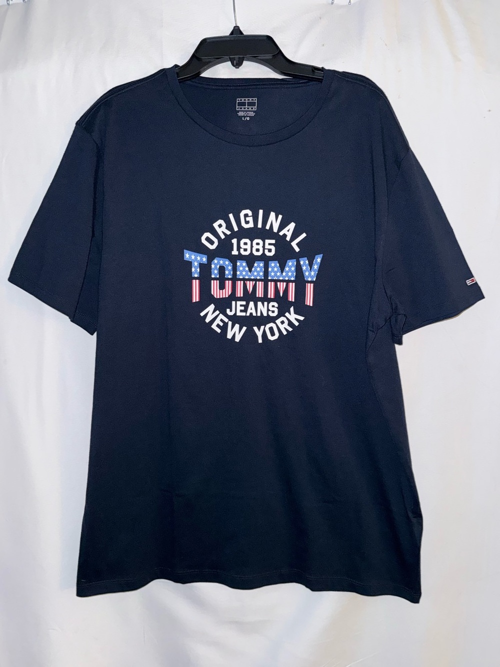 NWT Tommy Hilfiger Navy Short-Sleeve Graphic Tee Size Large